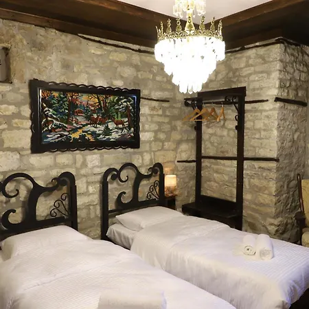 מלון Art Castle 4*