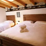 Art Castle فندق بيرات