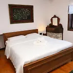 Art Castle بيرات