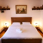 Art Castle 4* بيرات